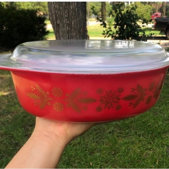 Pyrex Golden Poinsettias With LID 2.5 Qt Oval Casserole 045 Christmas Promo RARE - Picture 2 of 12